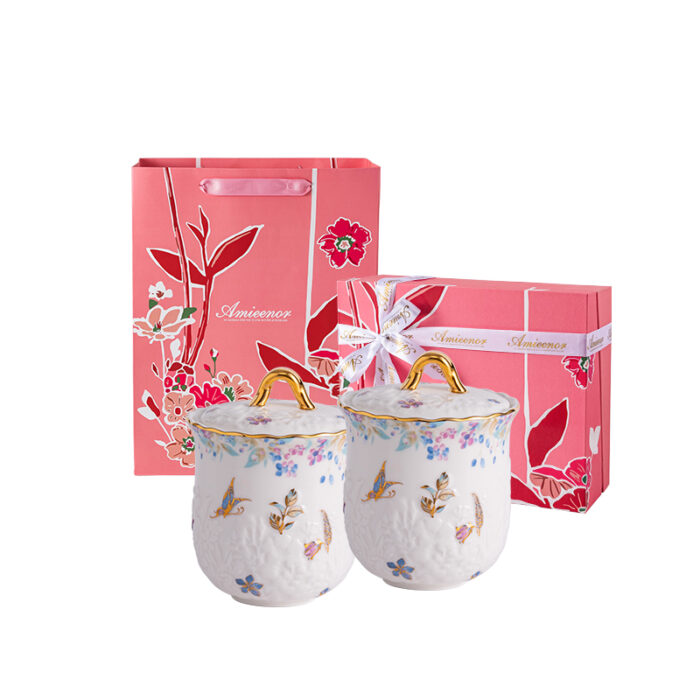 Freesia Scented Soy-Wax Candle Gift Set – 2 Ceramic Jars w/ 24K Gold Rim, Gift Box & Tote - Colorful world - Image 7