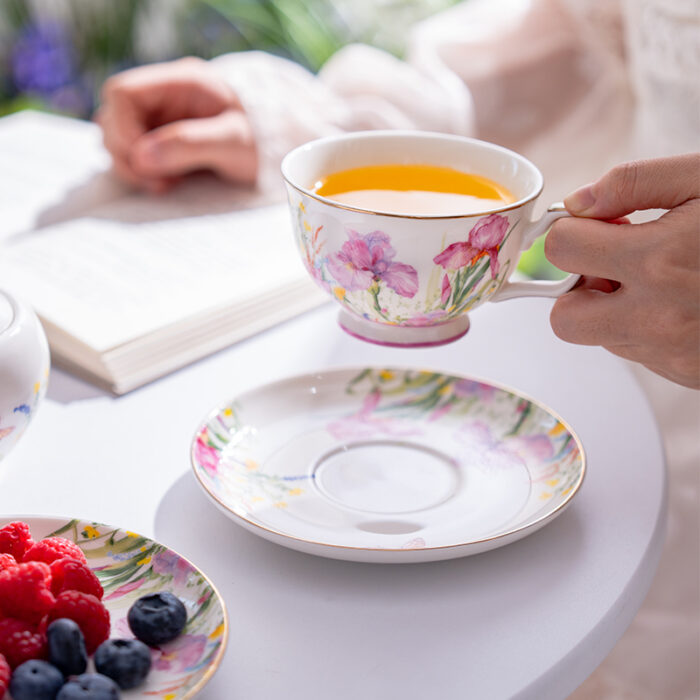SWEET SPRING Fine-Porcelain Coffee-Cup Set of 2 + Saucers – 24K Gold Rim, Gift-Ready Box & Bag - Image 3