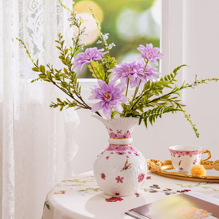 Luxury Porcelain Vase Gift Set – 3 Themes, 24K Gold-Trimmed, Gift box & Handbag Included - Dancing butterfly - Image 3