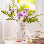 Luxury Porcelain Vase Gift Set – 3 Themes, 24K Gold-Trimmed, Gift box & Handbag Included - Colorful world - Image 3