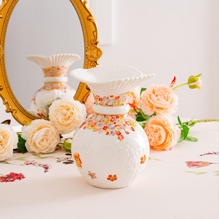 Luxury Porcelain Vase Gift Set – 3 Themes, 24K Gold-Trimmed, Gift box & Handbag Included - Blooming season - Image 5