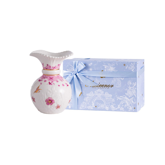Luxury Porcelain Vase Gift Set – 3 Themes, 24K Gold-Trimmed, Gift box & Handbag Included - Dancing butterfly - Image 9